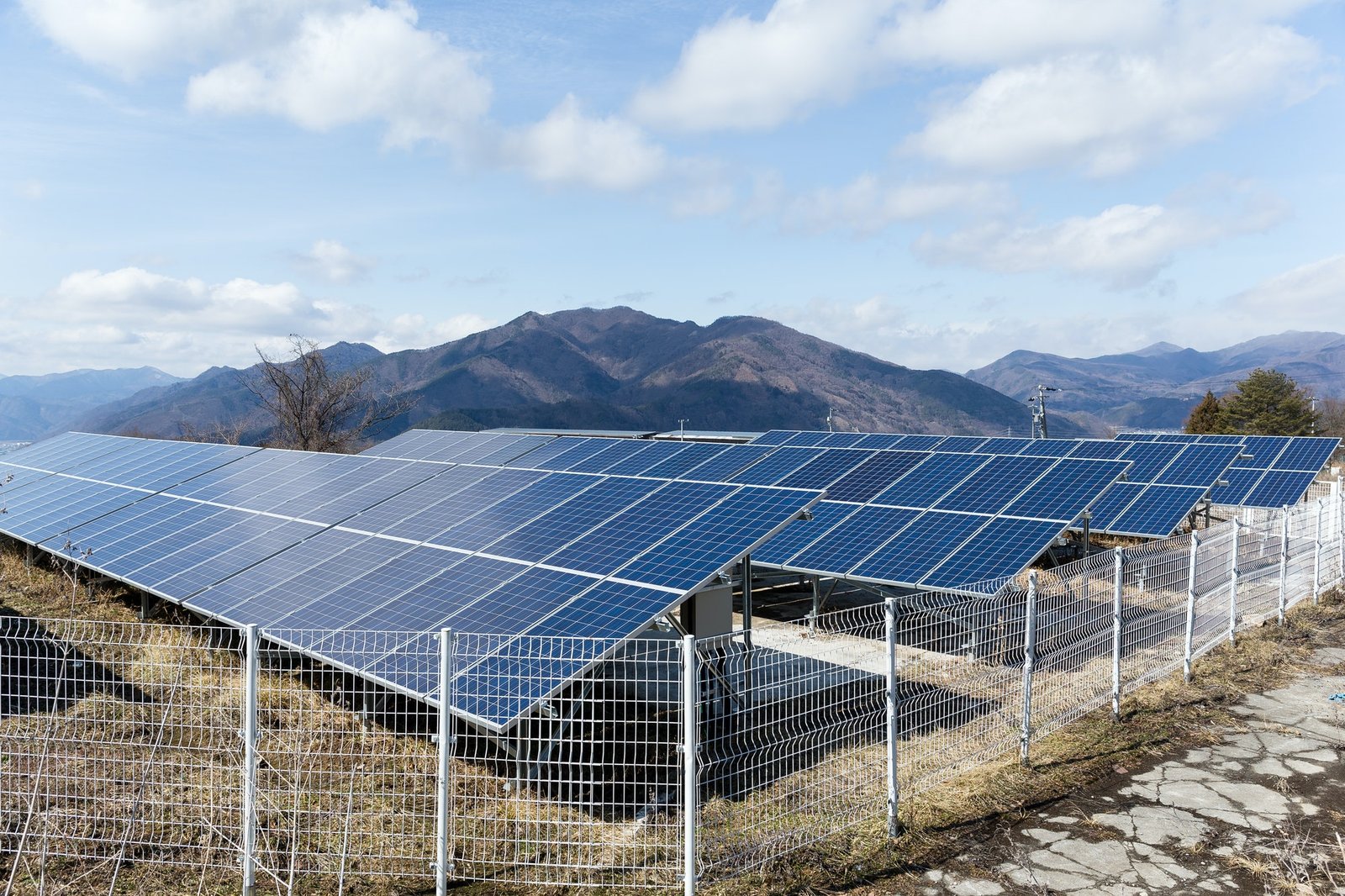 Solar energy system with rows of solar panels on Long Island
